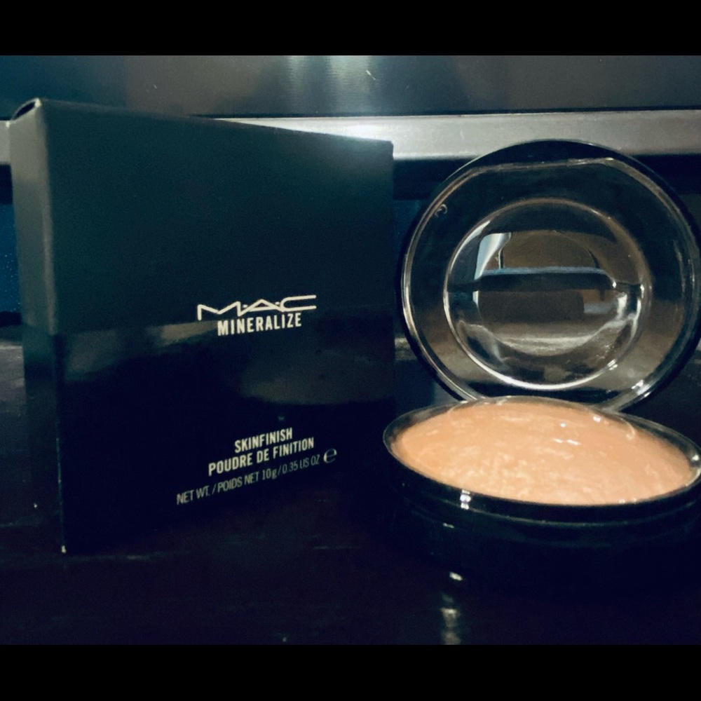 BRAND NEW WITH BOX! MAC Cosmetics Mineralize Skinfinish in SOFT & GENTLE